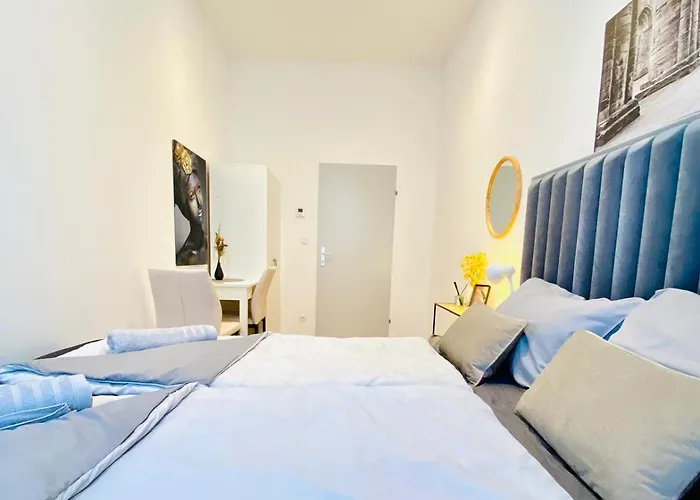 Ottakring Gem Shared 4-Br Retreat Breathtaking City Views