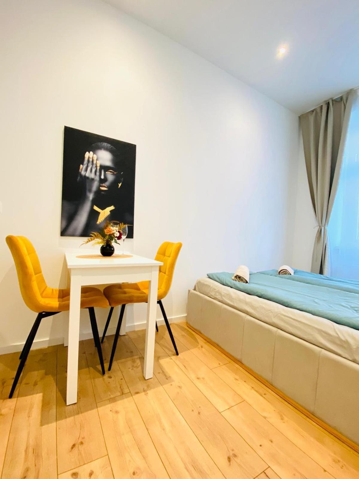 Ottakring Gem Shared 4-br Retreat Breathtaking Views Apartmán Vídeň